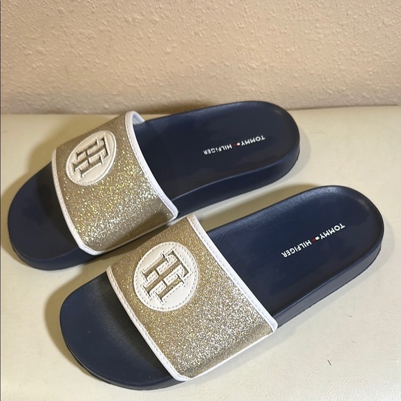 SOLD. SOLD.  Tommy Hilfiger slides size 6 - Picture 1 of 2